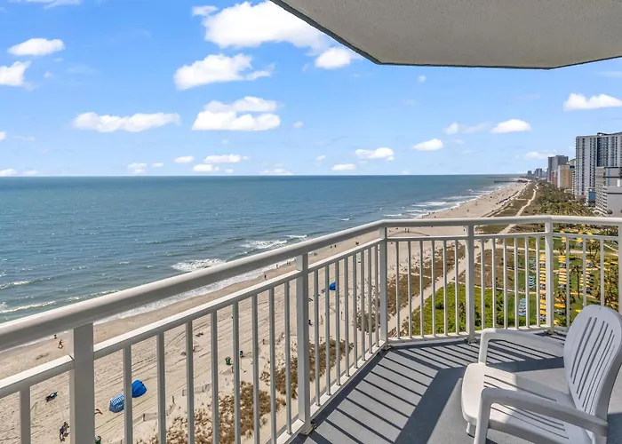 Stunning Condo With Wall-To-Wall Windows Overlooking Ocean